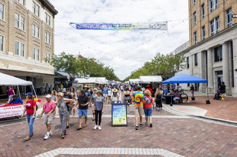 The St. Johns River Arts Festival will take place Saturday, April 29 from 10 a.m. to 6 p.m. and Sunday, April 30 from 10 a.m. to 5 p.m.